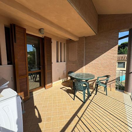Pineta Apartament 蒂勒尼亚 外观 照片