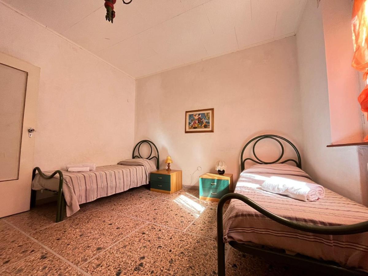 Pineta Apartament 蒂勒尼亚 外观 照片