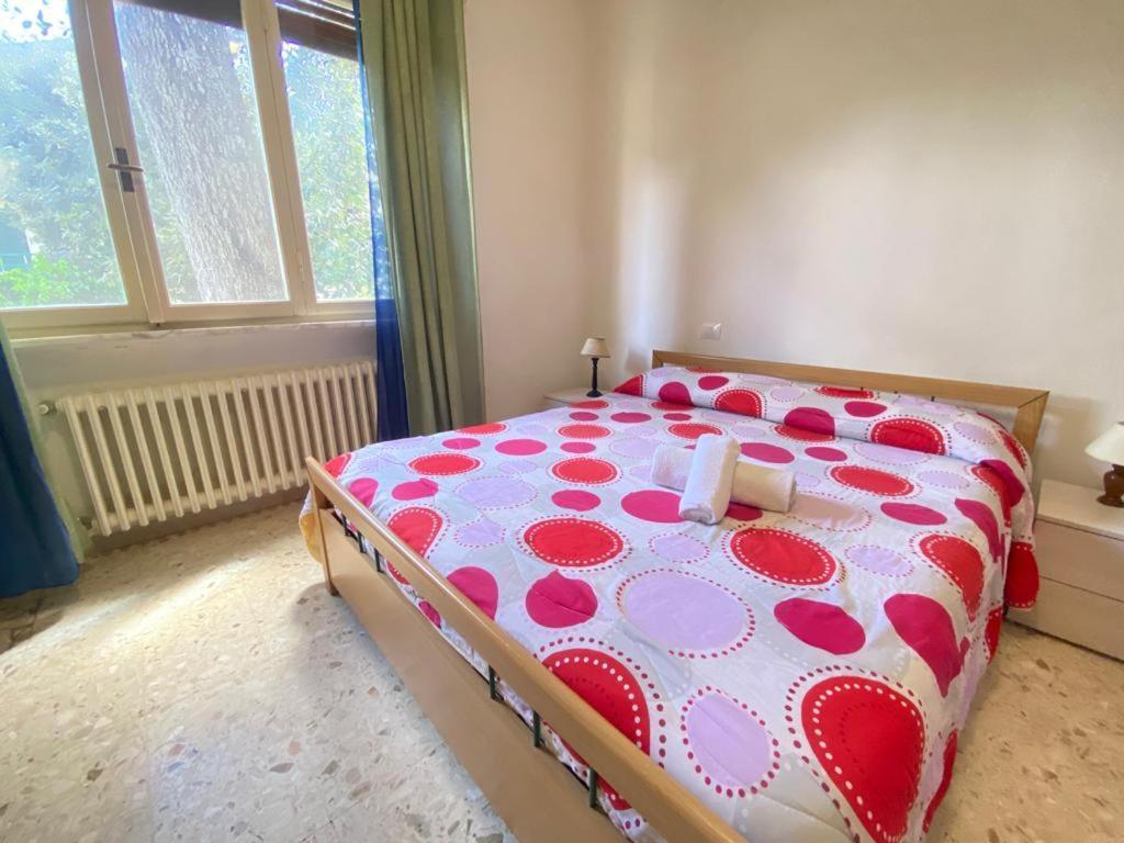 Pineta Apartament 蒂勒尼亚 外观 照片