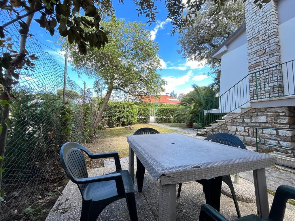 Pineta Apartament 蒂勒尼亚 外观 照片