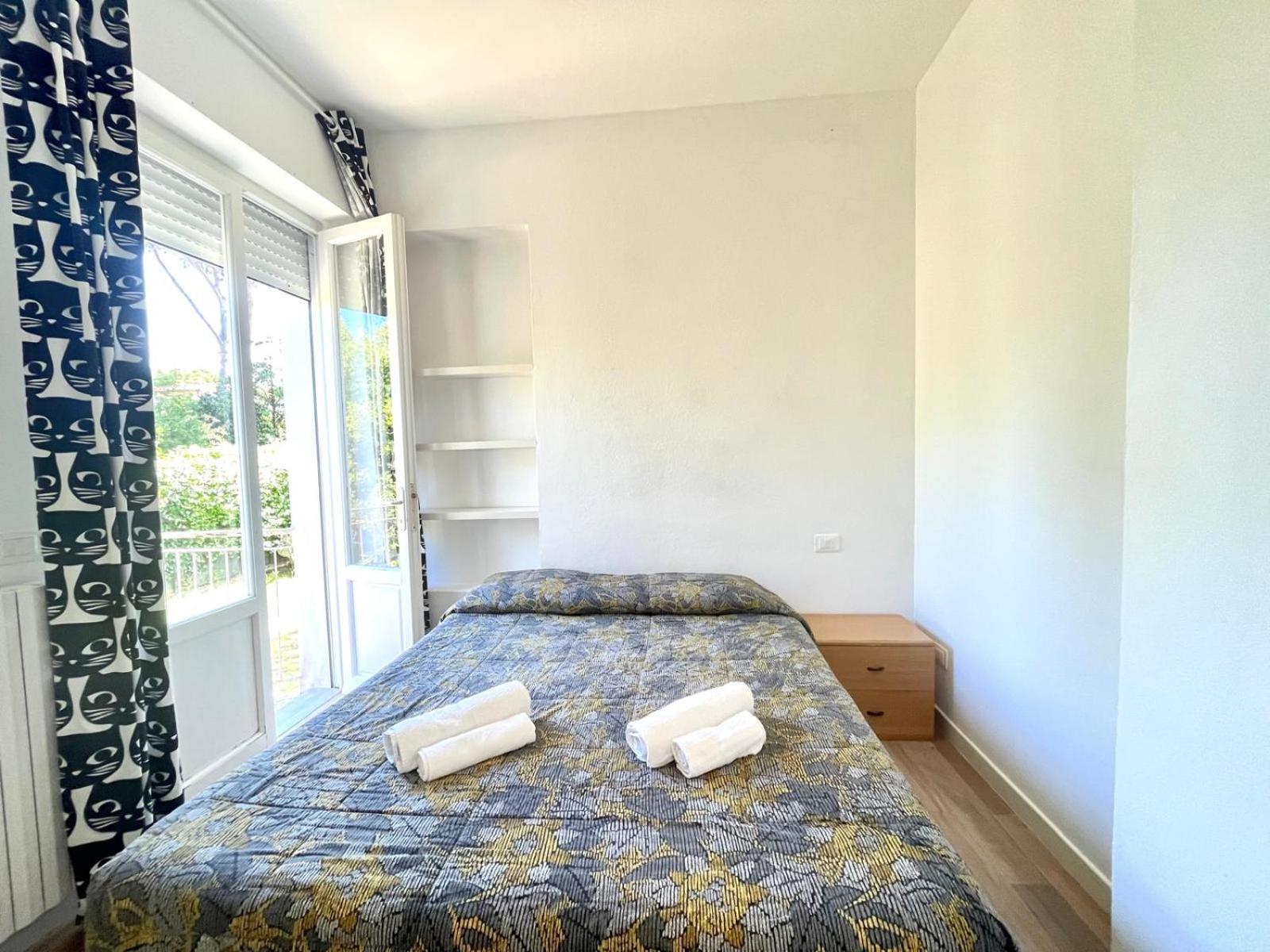 Pineta Apartament 蒂勒尼亚 外观 照片