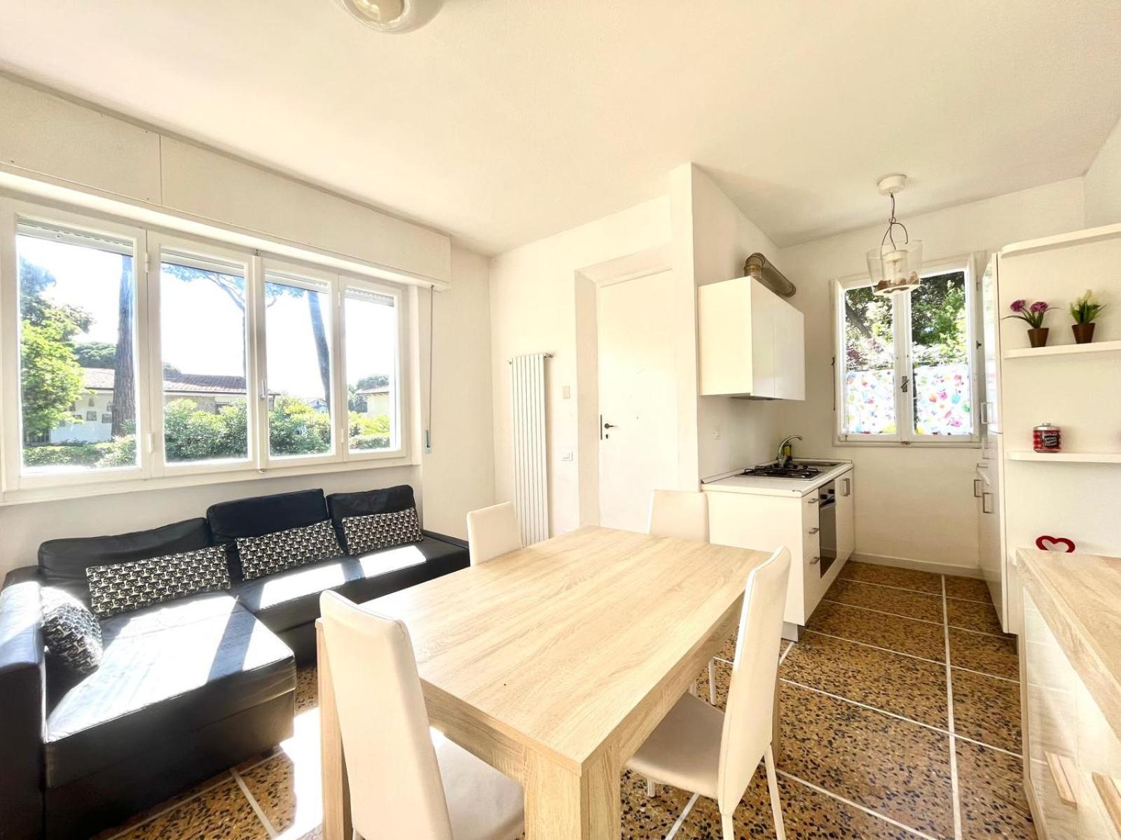 Pineta Apartament 蒂勒尼亚 外观 照片