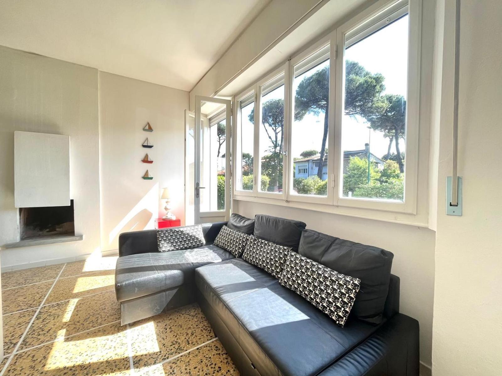 Pineta Apartament 蒂勒尼亚 外观 照片