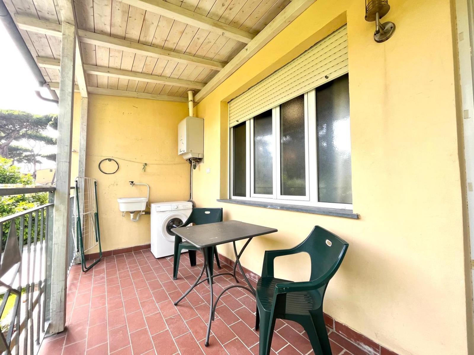 Pineta Apartament 蒂勒尼亚 外观 照片
