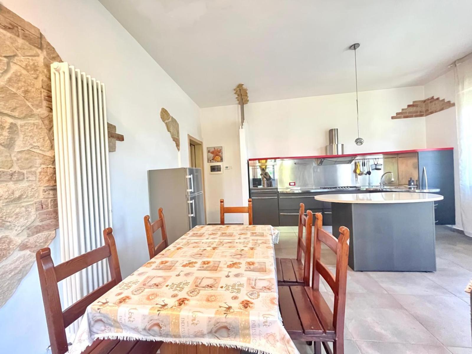 Pineta Apartament 蒂勒尼亚 外观 照片