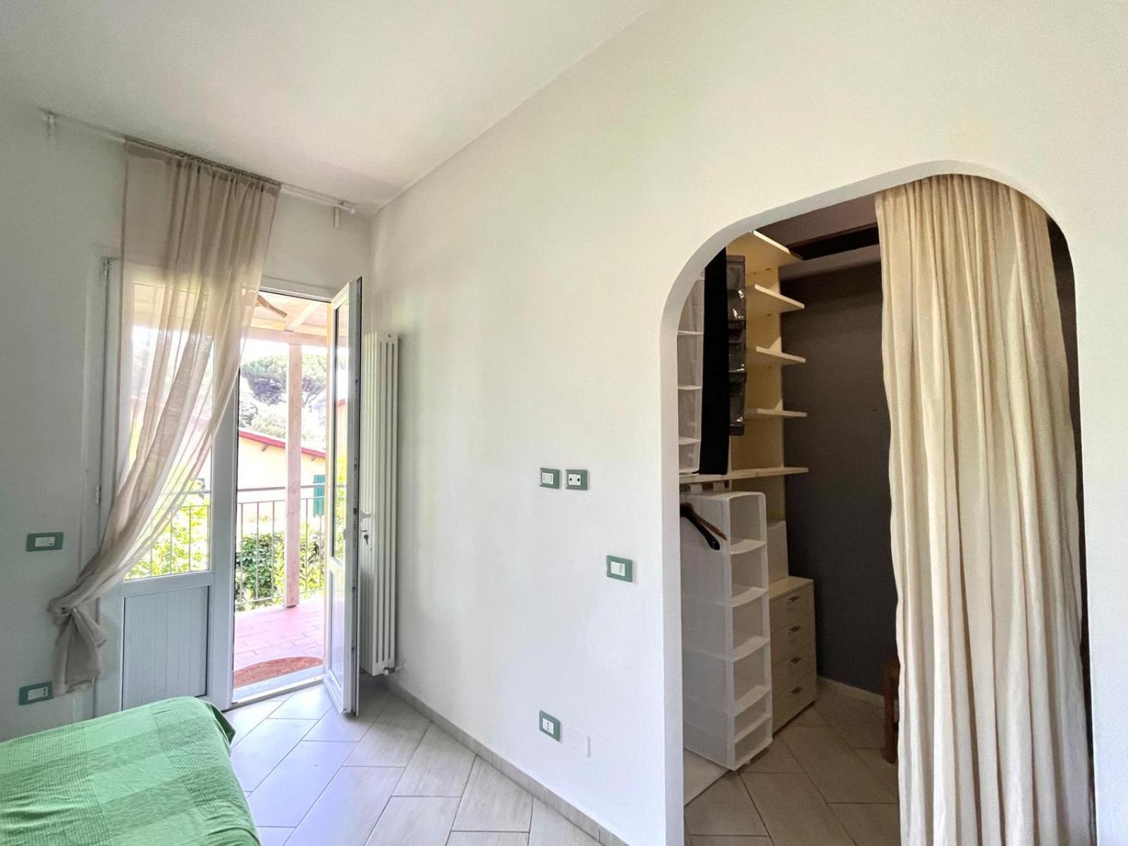 Pineta Apartament 蒂勒尼亚 外观 照片