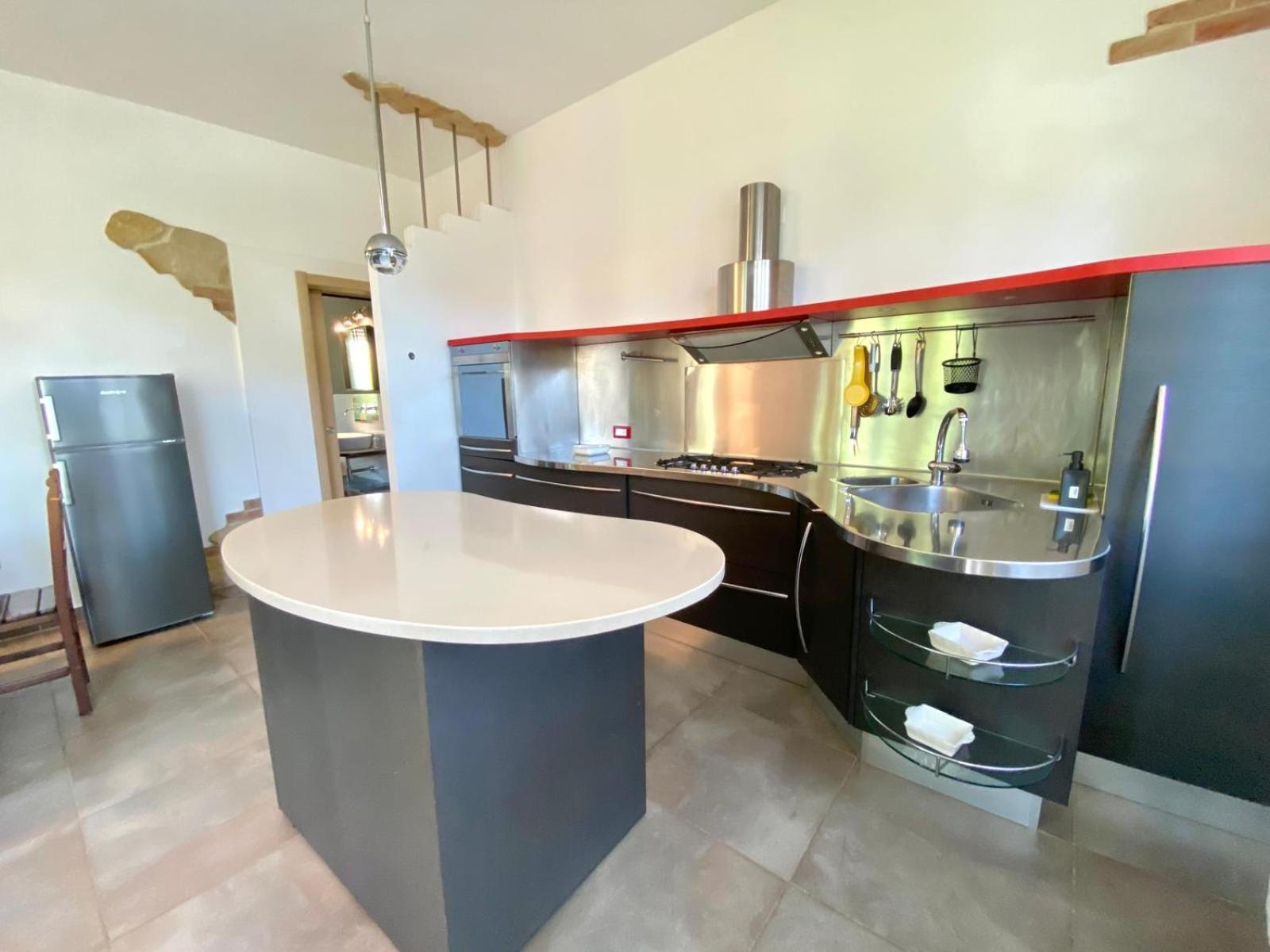 Pineta Apartament 蒂勒尼亚 外观 照片