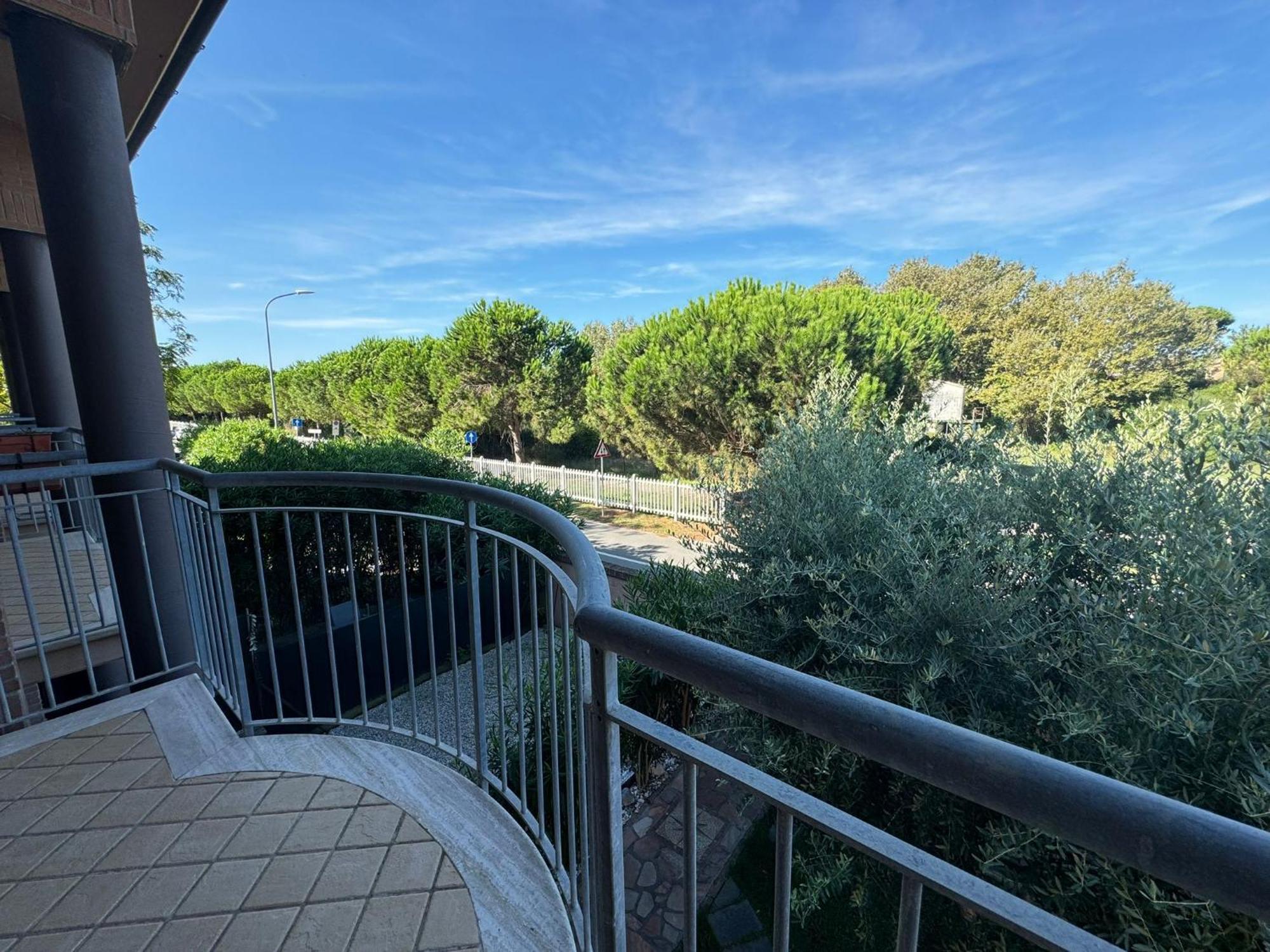 Pineta Apartament 蒂勒尼亚 外观 照片