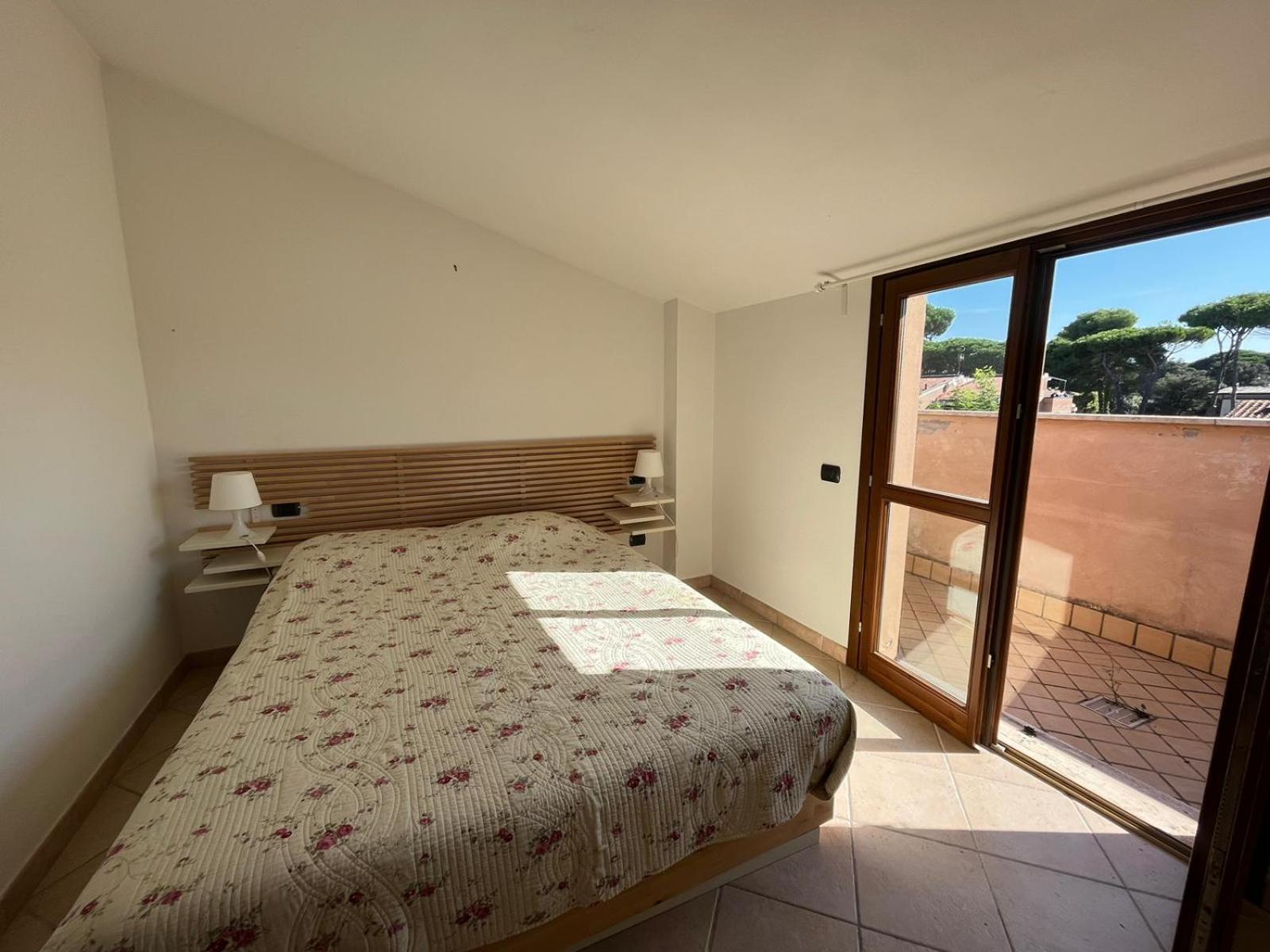 Pineta Apartament 蒂勒尼亚 外观 照片